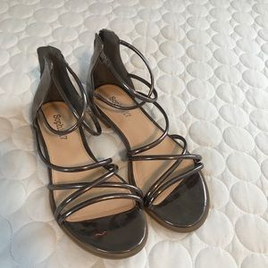 Metallic Sophie17 Strappy Flat Sandals-Sz 8
